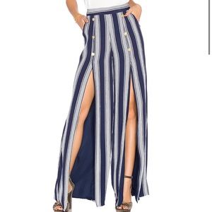 Lovers and friends split pants